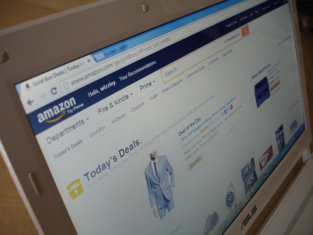 Amazon Sues Fake Reviewers