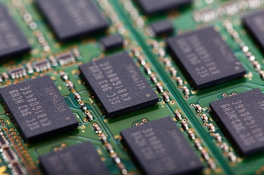 apple plans to develop its own graphics chips