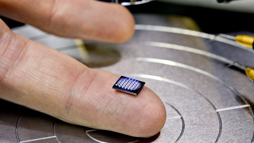 IBM Research Worlds-Smallest-Computer