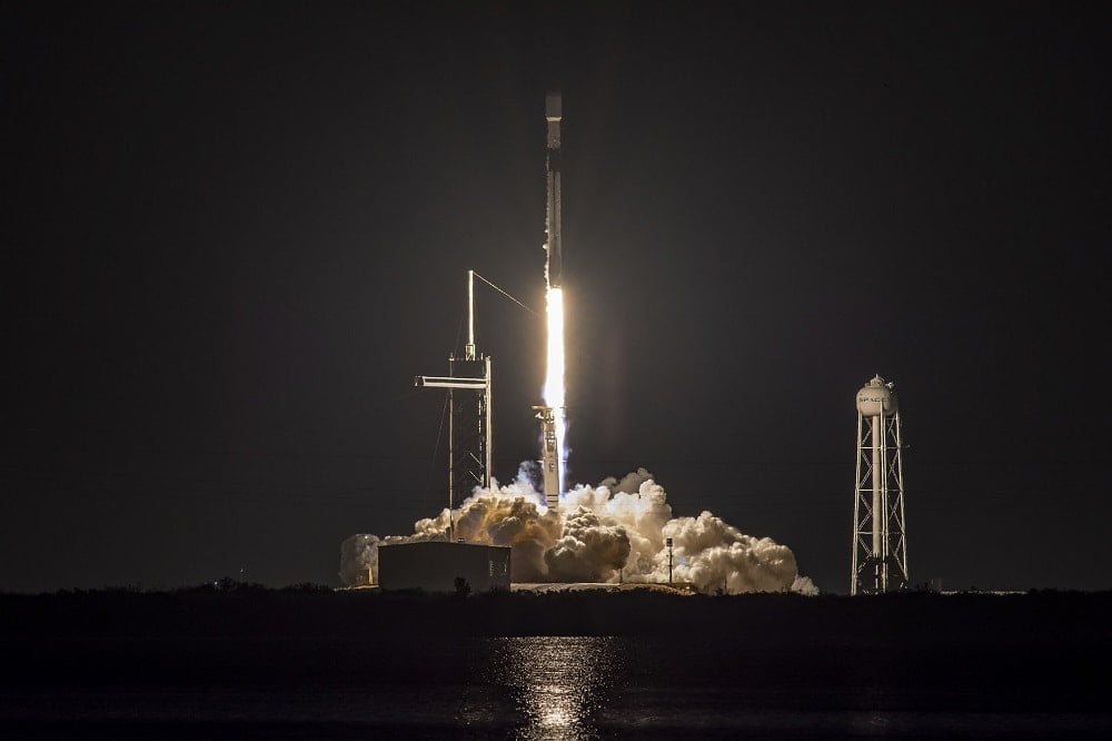 SpaceX internet Beaming Starlink Satellites 